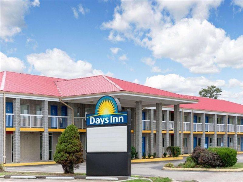Days Inn By Wyndham Richmond Exterior photo